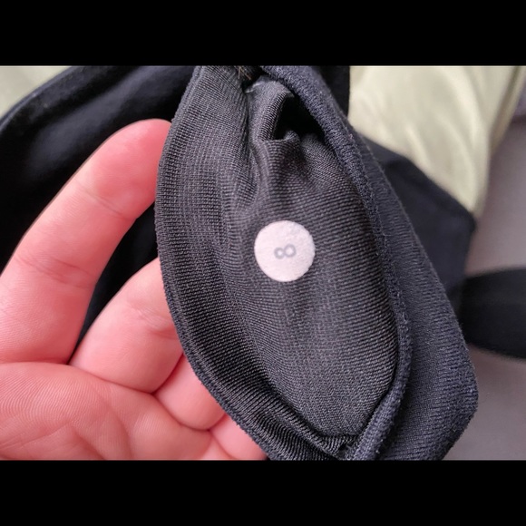 Lululemon leggings. Too big on me. Hardly worn - Picture 4 of 4